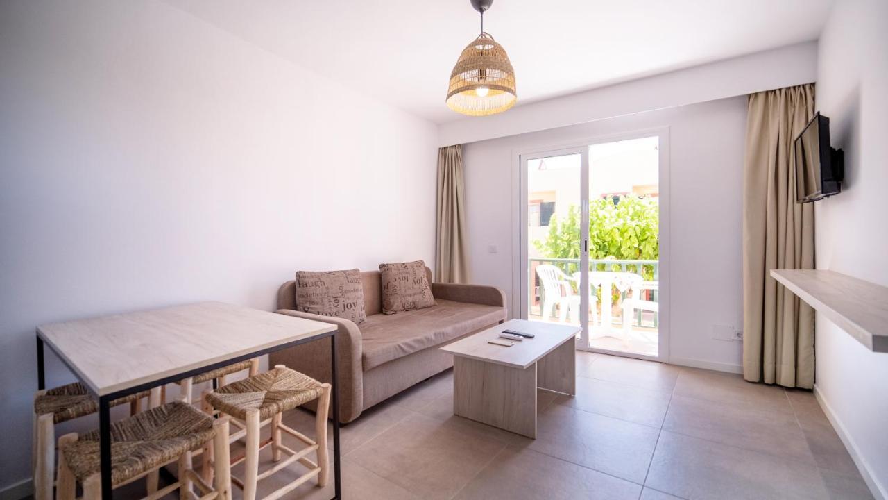 Sant Joan Apartaments - Adults Only Cala'N Blanes  Exterior photo